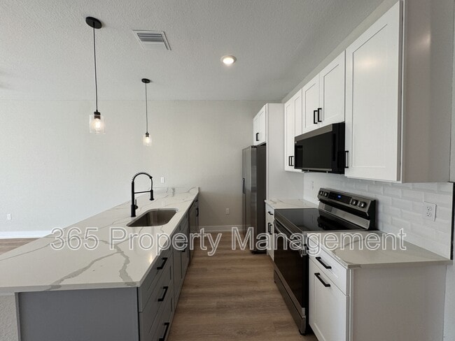 Photo - 2020 Dorion St