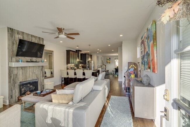 Beautifully Furnished Open Space Concept - 1922 14th Ave N Rental