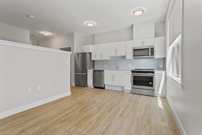 Building Photo - 13 Shetland St Unit 409