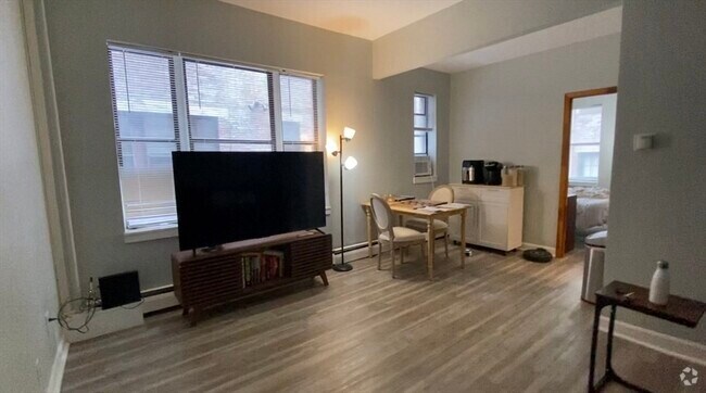 Building Photo - 1880 Commonwealth Ave Unit 4 Rental
