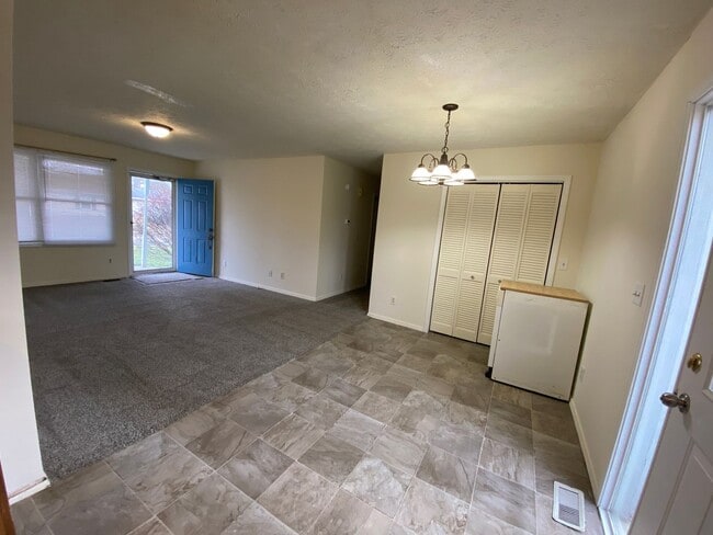 Photo - 3 Bedroom House Near the Clear Creek Trail