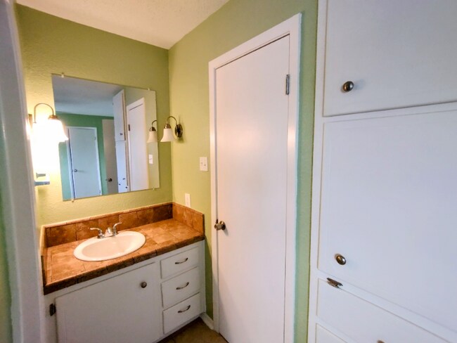 Photo - 1204 Bundrant Dr Unit 1206 Apt 7