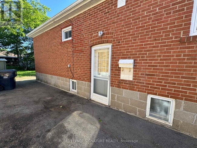 Photo - 130 Budea Crescent