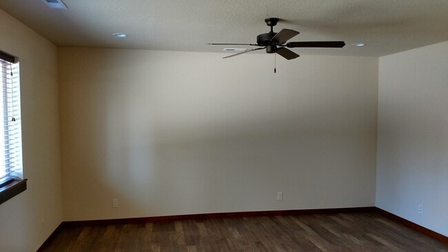 Photo - Post Fall Duplex with 1 car garage