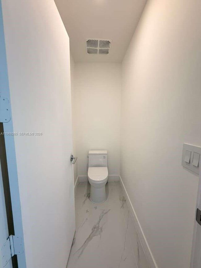 Photo - 700 NE 24th St Unit 1103