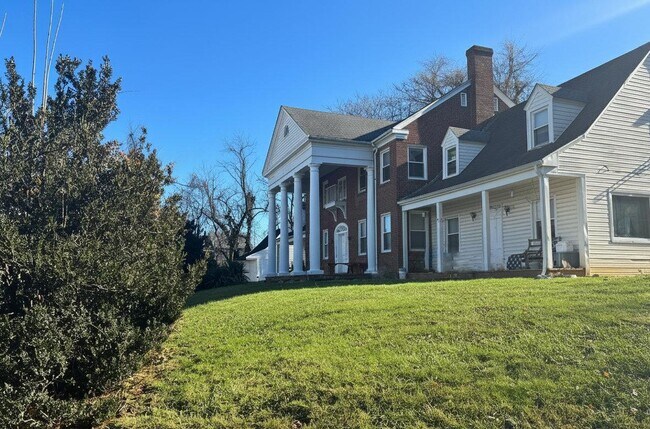 Photo - 515 Carter St