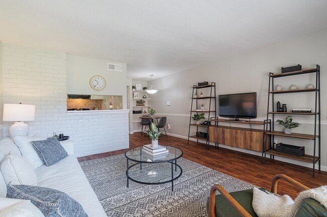 Building Photo - 6259 Westheimer Rd Unit 710 Rental