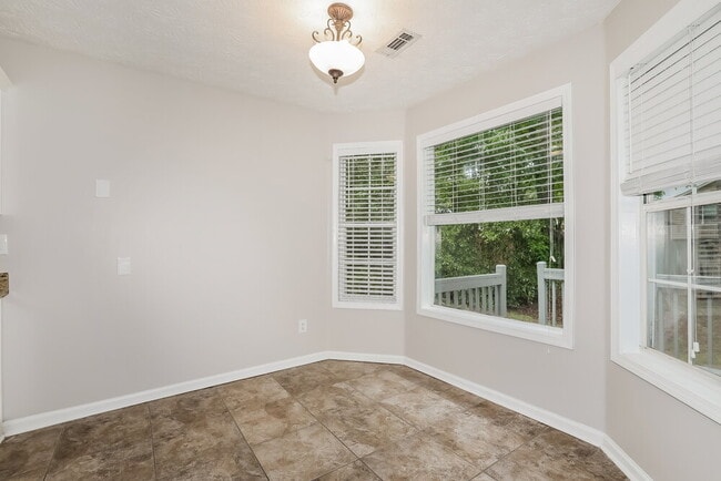 Photo - 221 Eagles Crest Ct