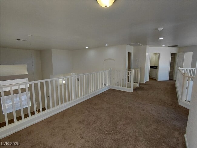 Building Photo - 452 Crocus Hill St