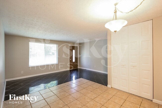 Photo - 5225 Martins Crossing Rd