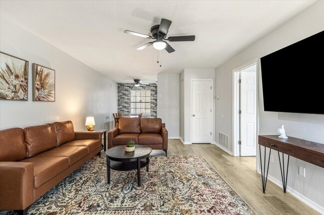 Photo - 4033 NW Ozmun-Fully Furnished