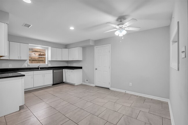 Photo - 4407 Hickory Grove Dr