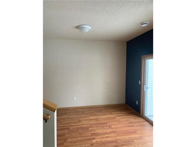 Photo - 4210 47th St S