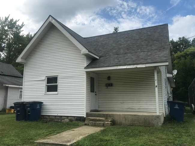 Photo - 214 W 37th St