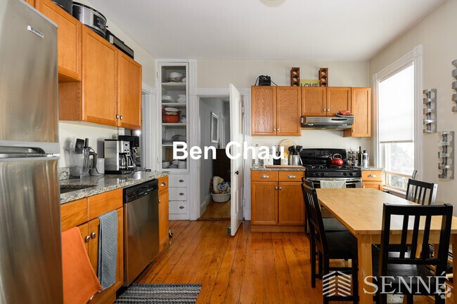 Building Photo - 48 Eustis St Unit 6 Rental