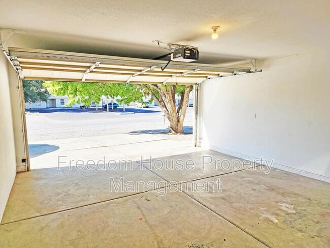 Photo - 910 Bourbon St Unit #4