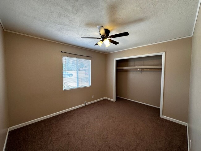 2116 Club Ave