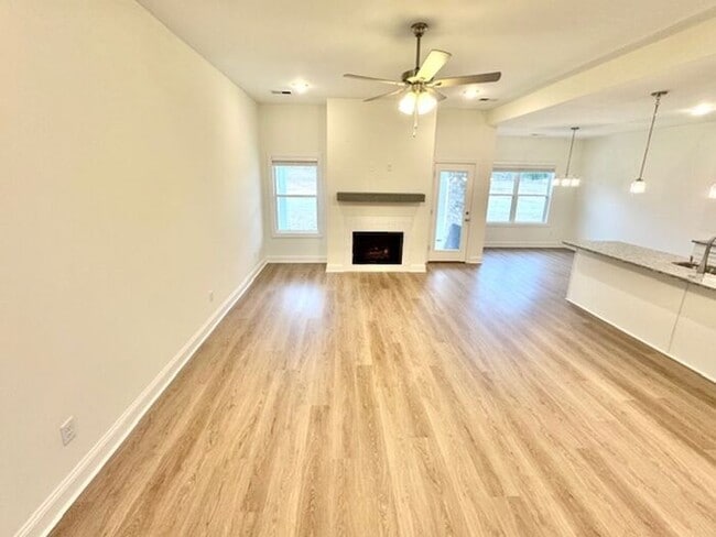 Photo - Now Leasing A 5 Bedroom 3 Bath Home In Olive Branch @ Southbranch