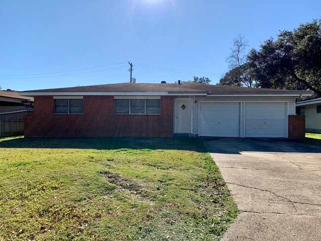 Building Photo - 3901 Drexel Ave