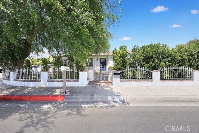 Photo - 14605 Olive St