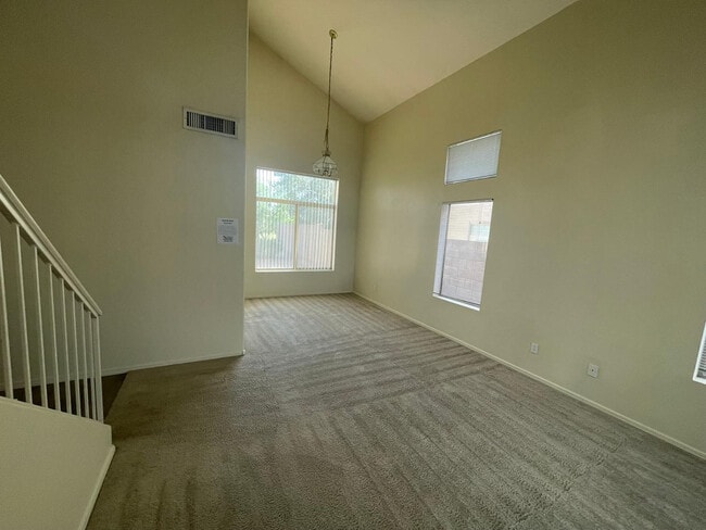 Photo - 324 W Colt Rd