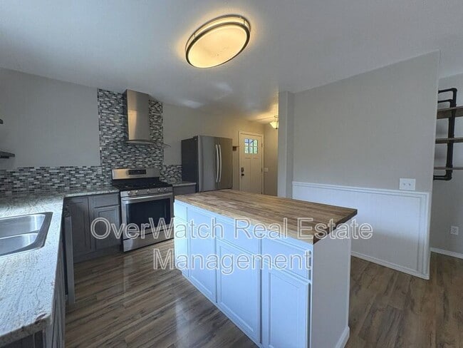 Photo - 6121 De Armoun Rd Unit Upper floor