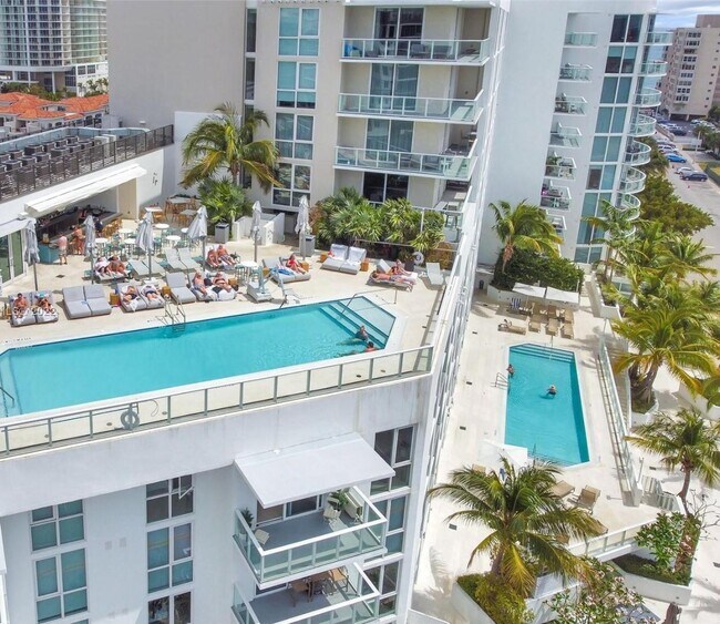 Photo - 401 N Birch Rd