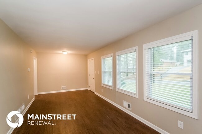 Photo - 261 Hermer Cir NW