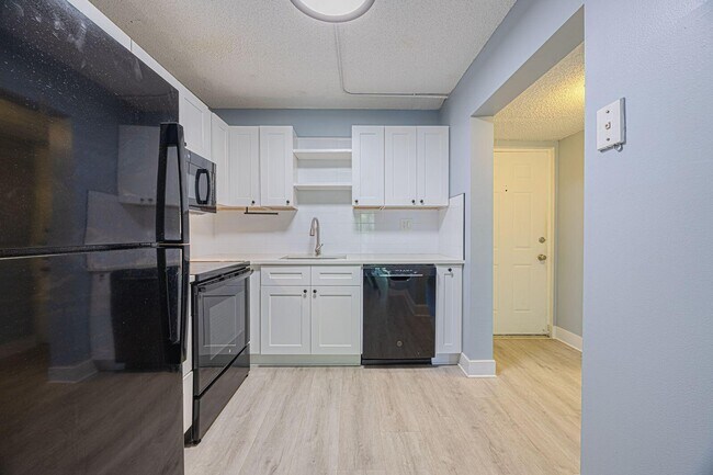 Photo - 9440 SW 8th St Unit 417