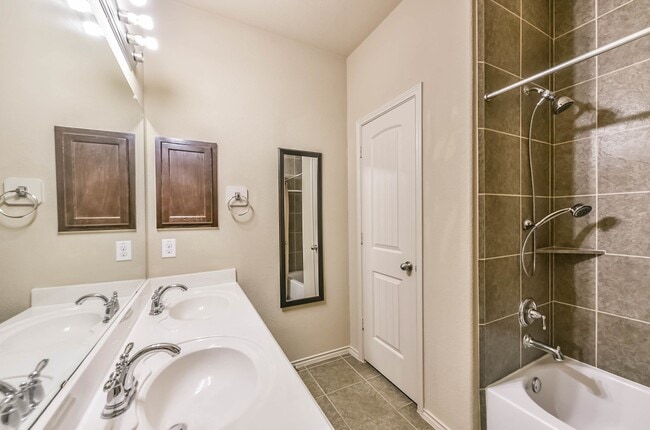 Photo - 19735 Crossfalls Ln