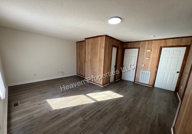 Photo - 519 Leonford St