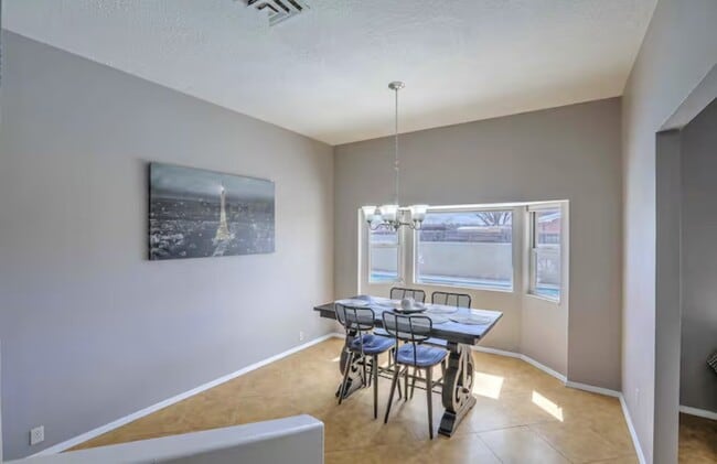 Photo - 142 Ortega Rd NW