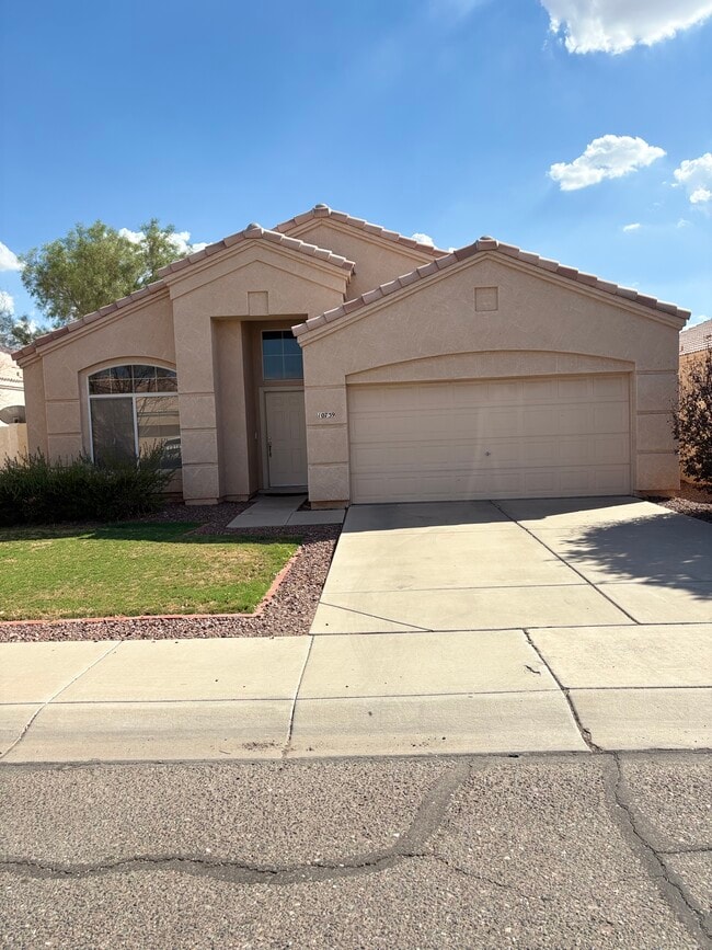 Building Photo - 10739 W Bermuda Dr Rental