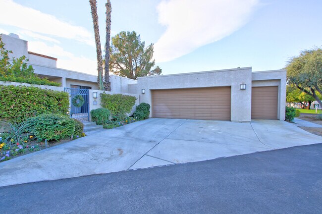 913 Inverness Dr