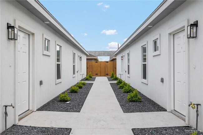 Photo - 9 Northwestern Ave Unit 2