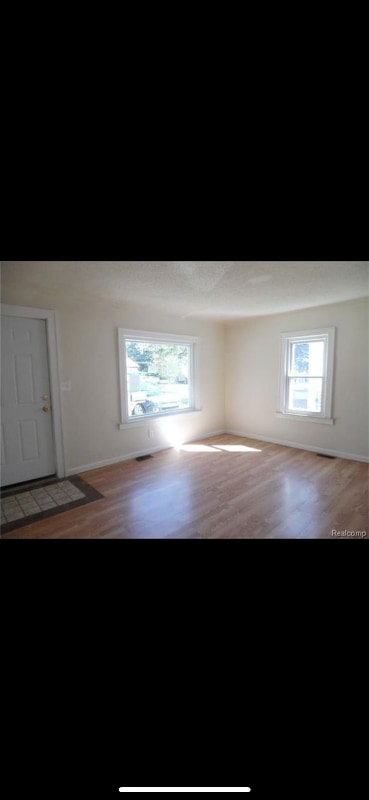 Photo - 9121 Hugh St