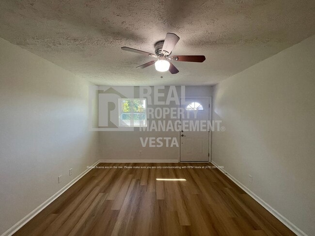Photo - 693-697 Bowman St-697 Bowman St Unidad 697 Bowman St