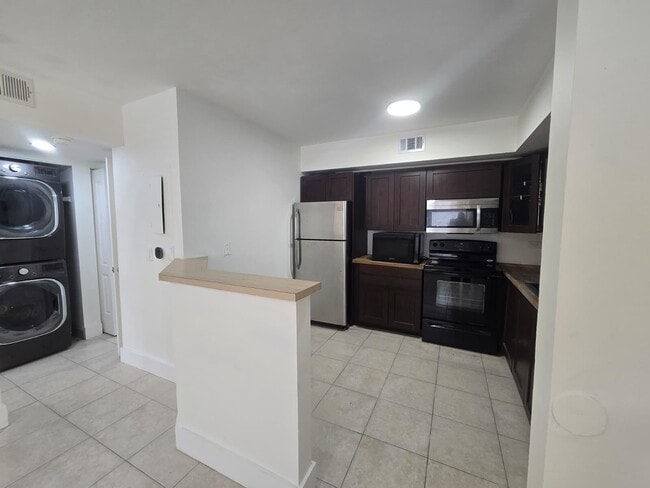 Building Photo - 3670 N 56th Ave Unit 707