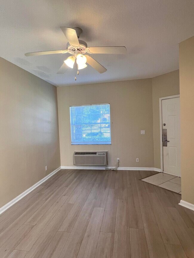 Photo - 8924 Sandshot Ct Unit B