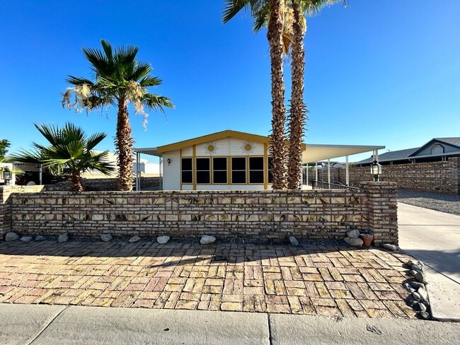 Building Photo - Charming 2-Bedroom 2-Bathroom Furnished Ma...