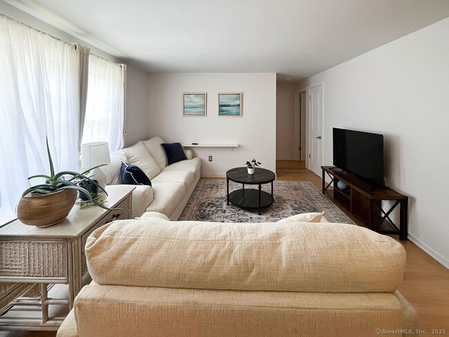Building Photo - 6 Grandview Dr Unit 27C Rental