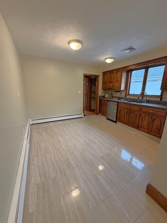 Photo - 33 Lafayette St Unit 2