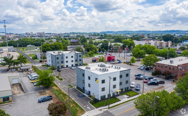 Building Photo - Spacious 1-Bedroom Apartment in Southside,... Unit 205 West 26th