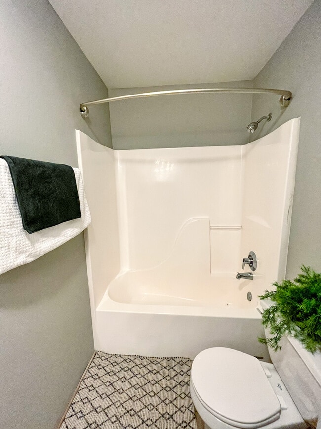 Photo - Lumberton on the Lake