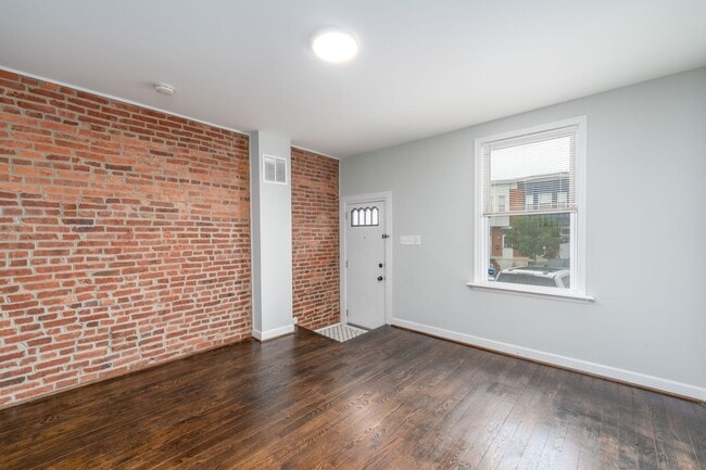 Photo - 611 Oldham St