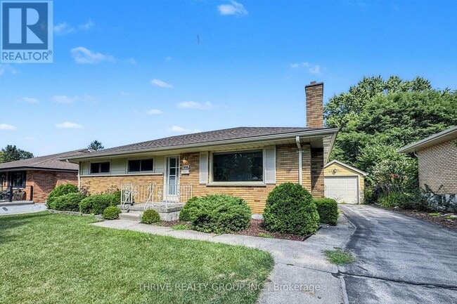 Photo - 444 Ridgewood Cres