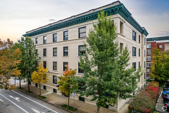 D'Arlington - D'Arlington Apartments