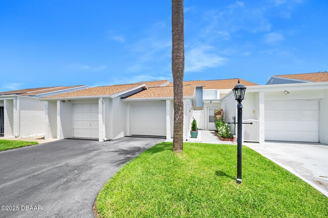 Photo - 56 Chippingwood Ln