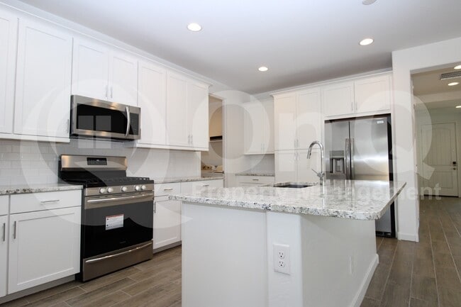 Photo - 17114 W Fallen Leaf Ln