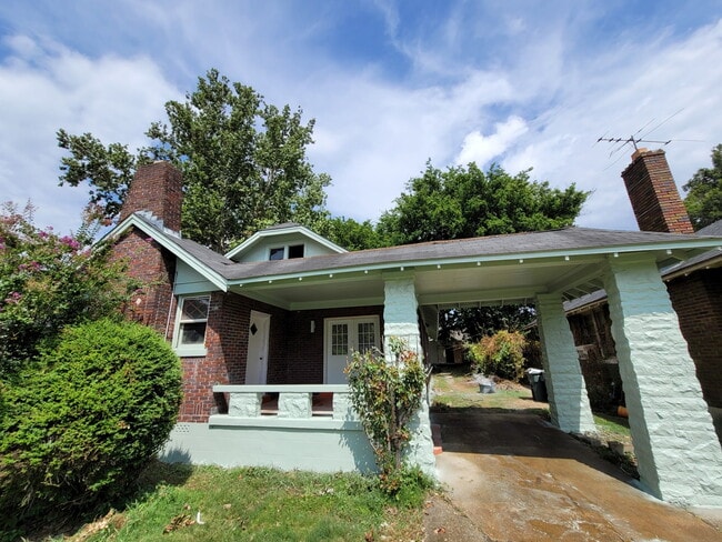 Building Photo - 910 N Evergreen St Rental